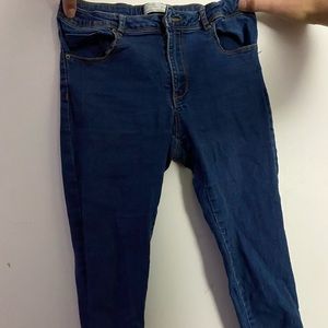 Medium washed skinny jeans